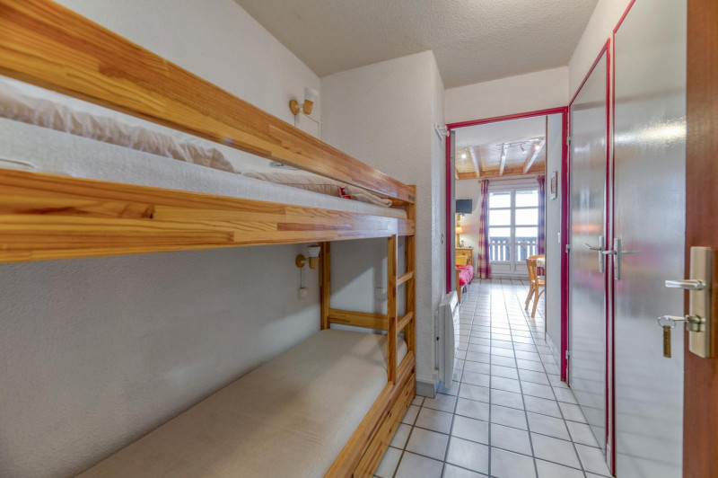 0ryeg27ubob-8anibubo9zr3vqc78djgee8kcarpqwc-3000x-1426