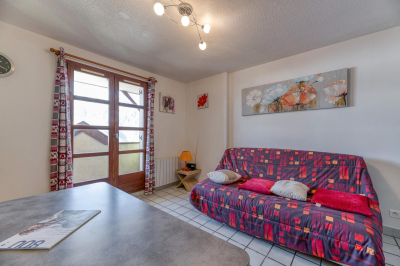 3nq3frl8y8tdczbxgluwuavj3clbv4qe3r9boibk6s4-3000x-1038