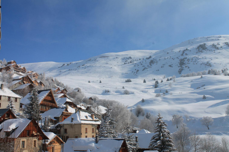 alupmencf4ydbqkdnbpdtwoffa3-b8d-3pou4e9pehw-3000x-1040