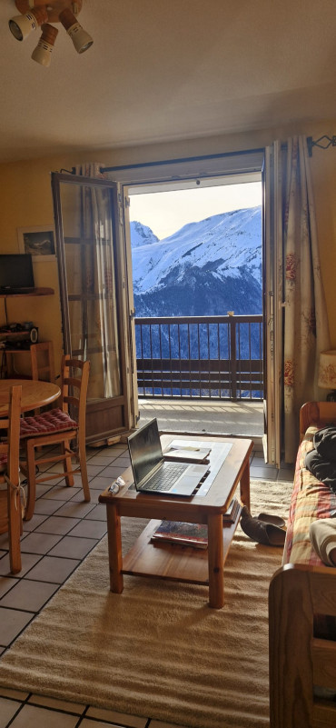 whatsapp-image-2025-12-04-22-23-19-ea98059a-1733