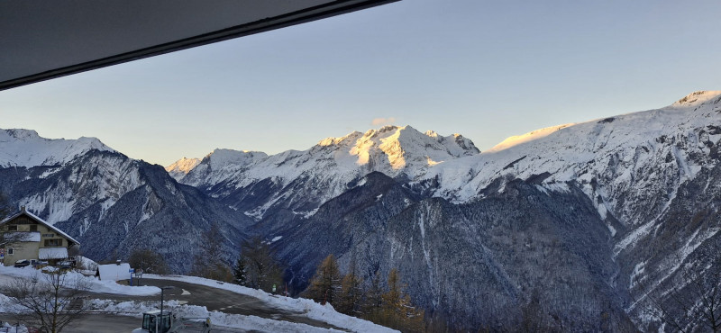 whatsapp-image-2025-12-04-22-26-32-fef2870e-1747